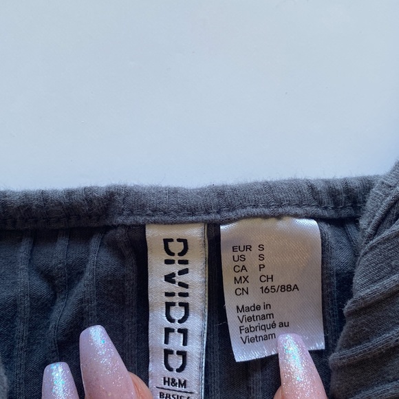 V Neck Tank Top - Picture 3 of 4